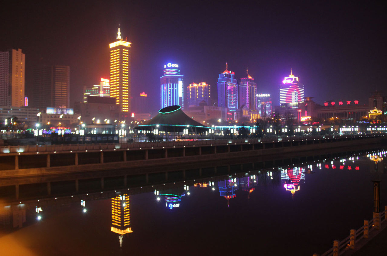 1567412215981858.jpg 夜色下的西宁.jpg